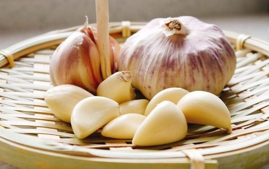 This is the best way to store garlic